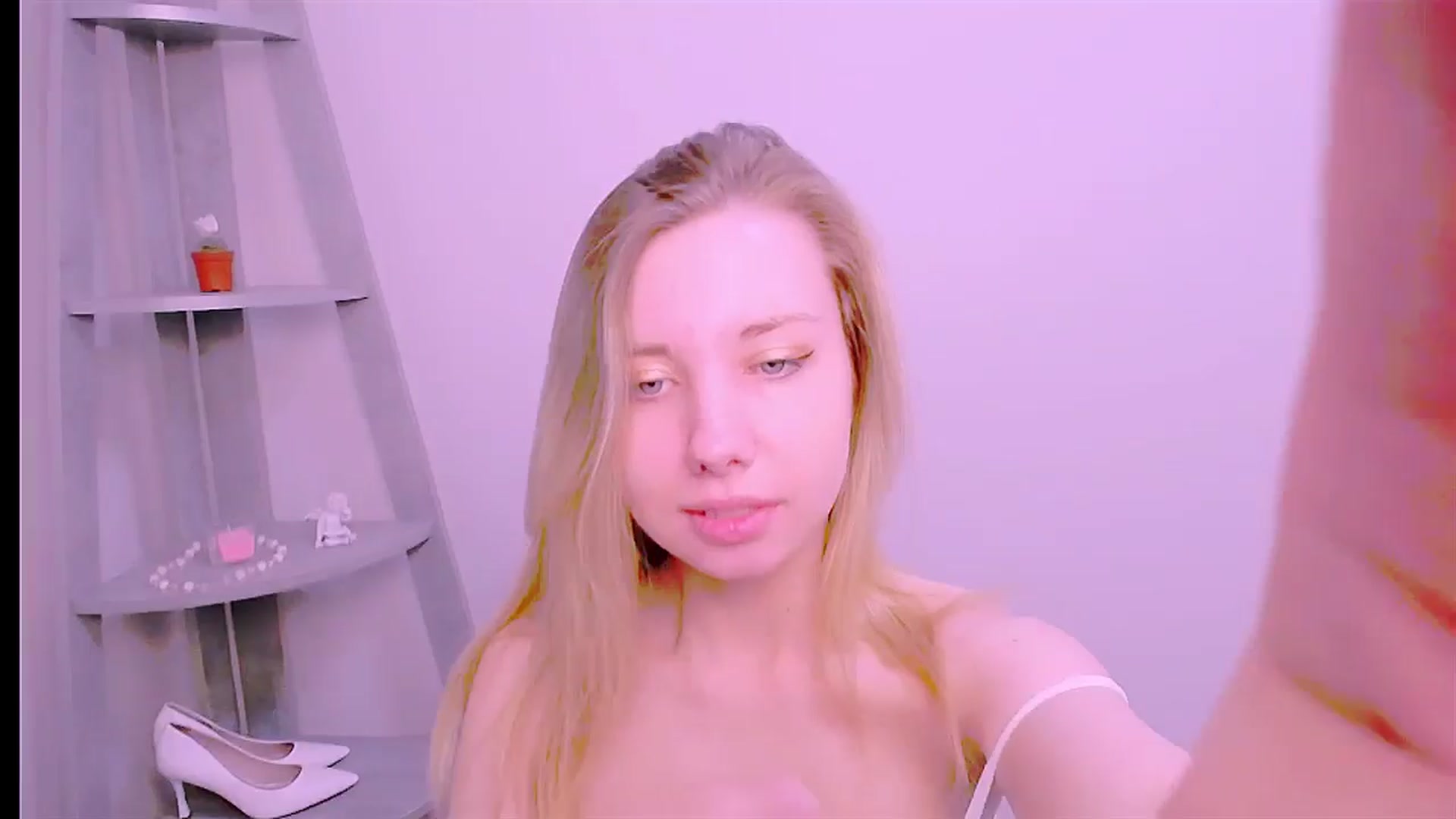 Gallery image thumbnail from AliceFire_'s myfreecams stream on, 08/28/2024, 08:12 image 9 of 20