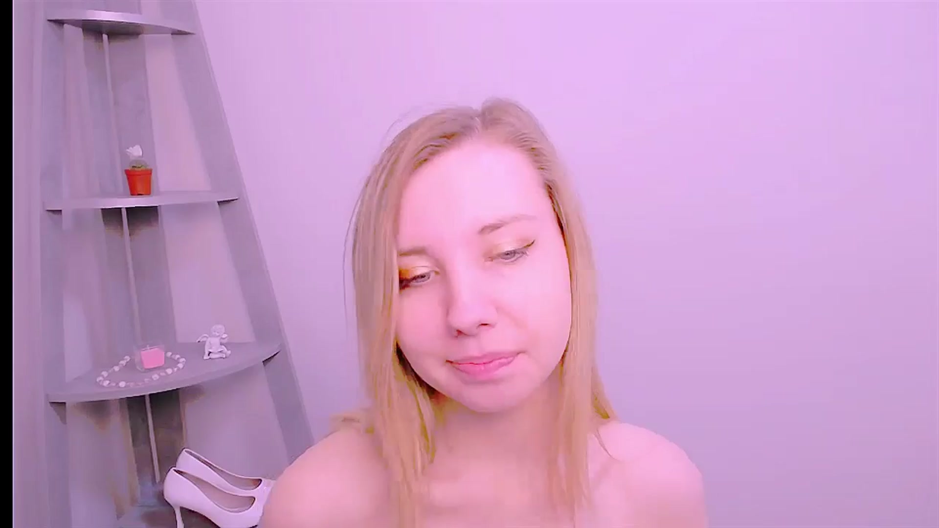 Gallery image thumbnail from AliceFire_'s myfreecams stream on, 08/28/2024, 08:12 image 2 of 20