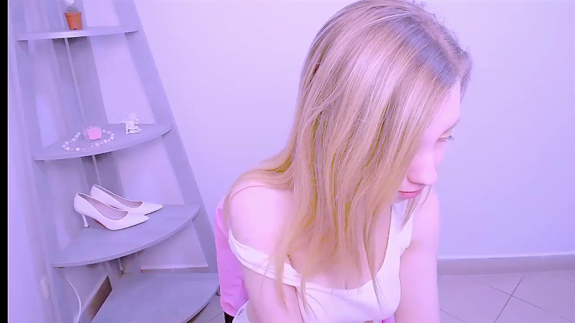 Gallery image thumbnail from AliceFire_'s myfreecams stream on, 08/29/2024, 11:46 image 6 of 20
