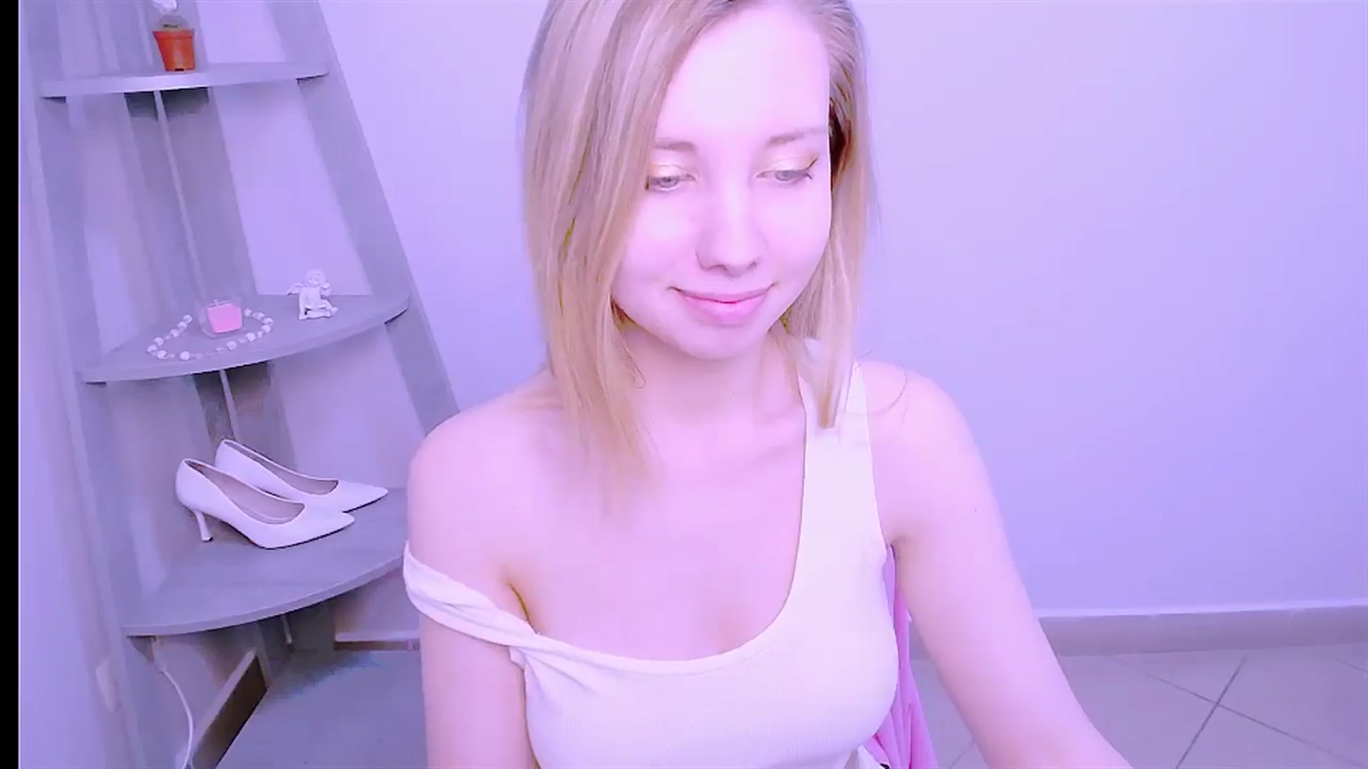 Gallery image thumbnail from AliceFire_'s myfreecams stream on, 08/29/2024, 11:46 image 3 of 20
