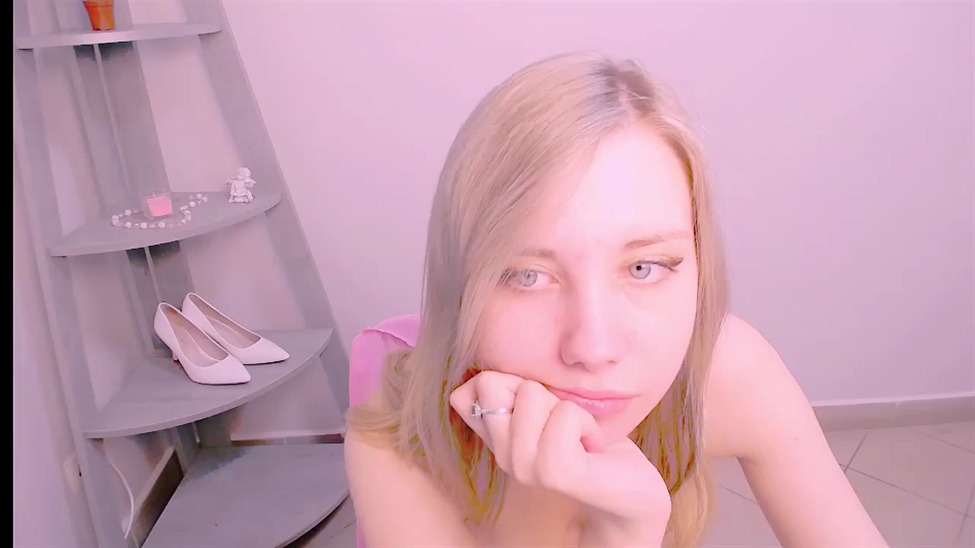 Gallery image thumbnail from AliceFire_'s myfreecams stream on, 09/03/2024, 11:24 image 12 of 20