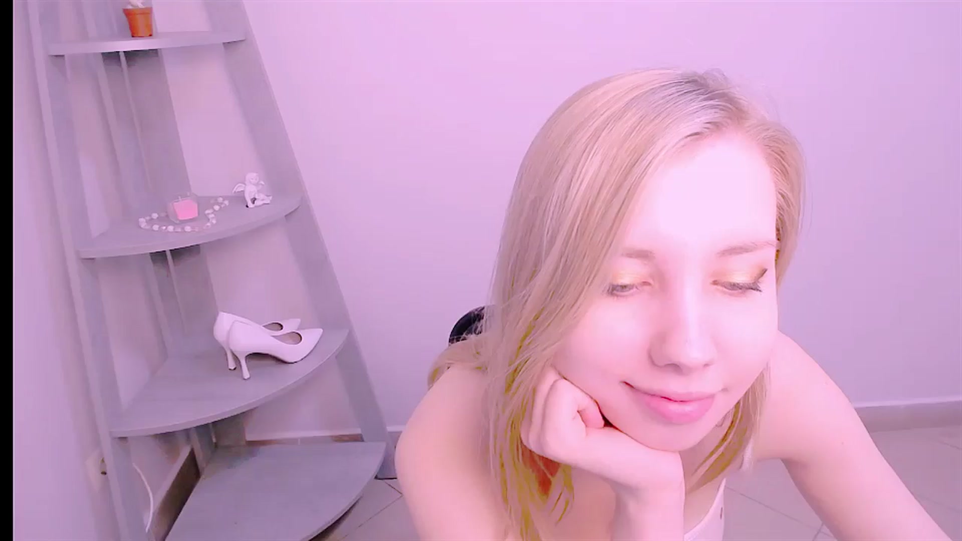 Gallery image thumbnail from AliceFire_'s myfreecams stream on, 09/16/2024, 09:02 image 15 of 20