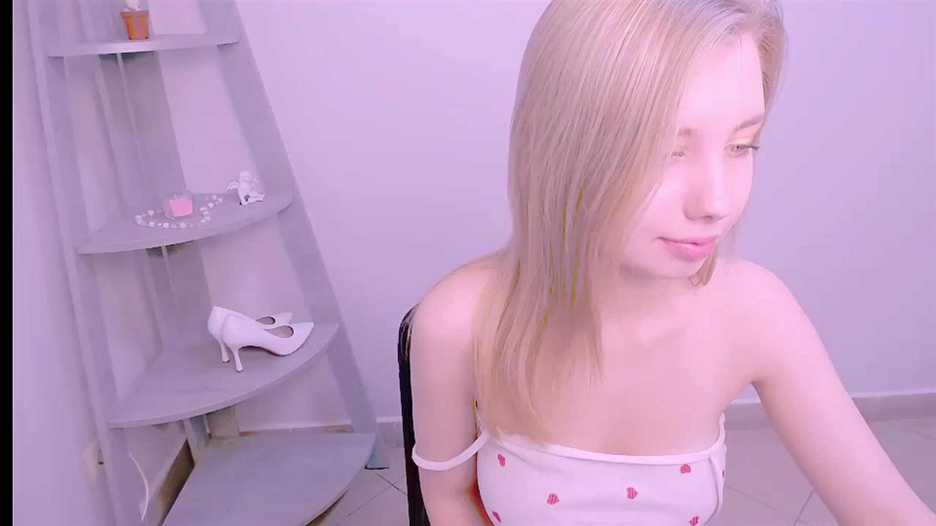 Gallery image thumbnail from AliceFire_'s myfreecams stream on, 09/16/2024, 09:18 image 2 of 20