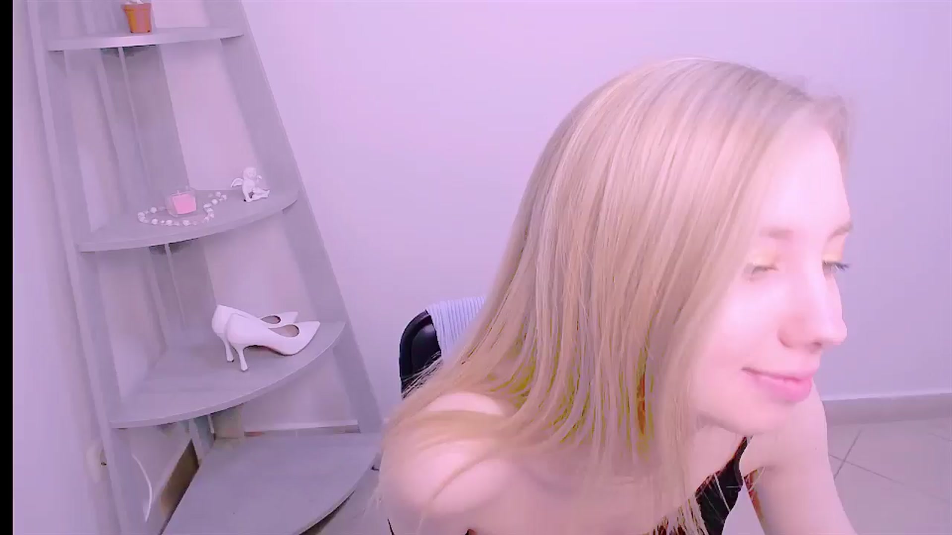 Gallery image thumbnail from AliceFire_'s myfreecams stream on, 09/17/2024, 07:18 image 1 of 20