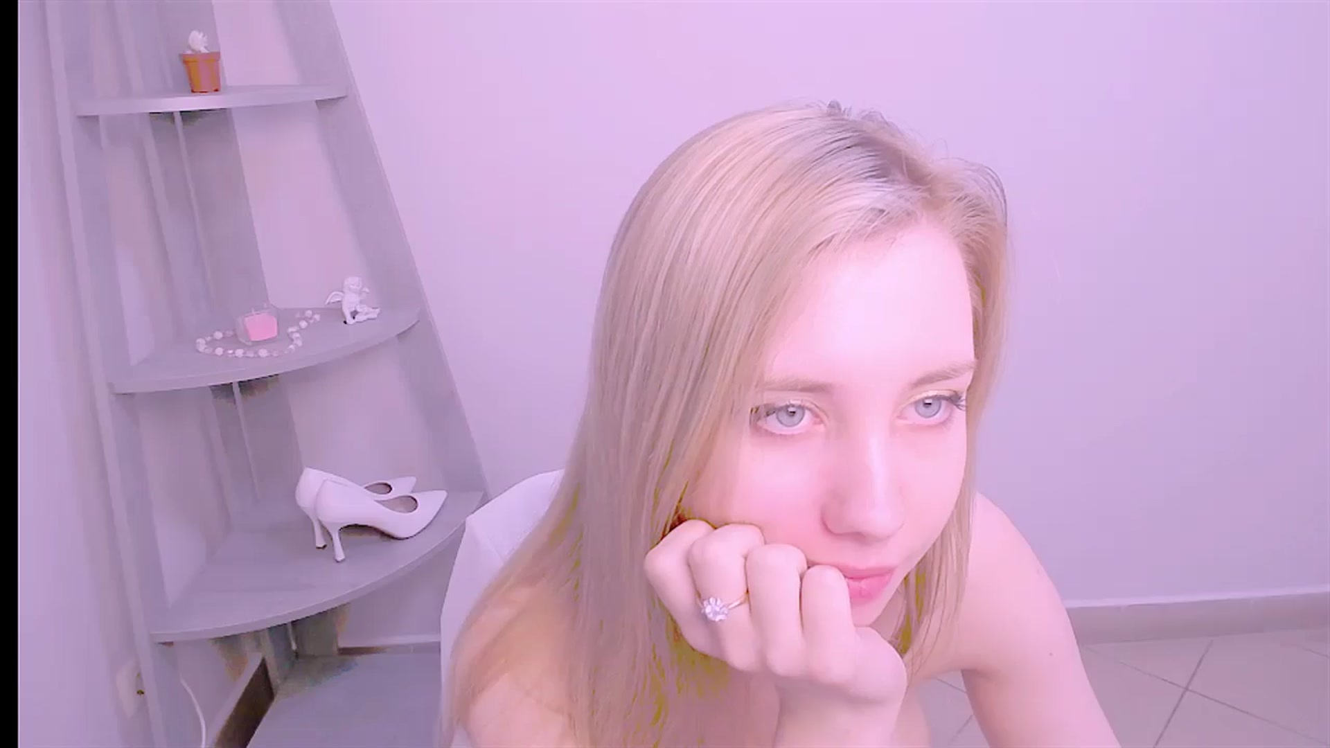 Gallery image thumbnail from AliceFire_'s myfreecams stream on, 09/18/2024, 10:54 image 4 of 20