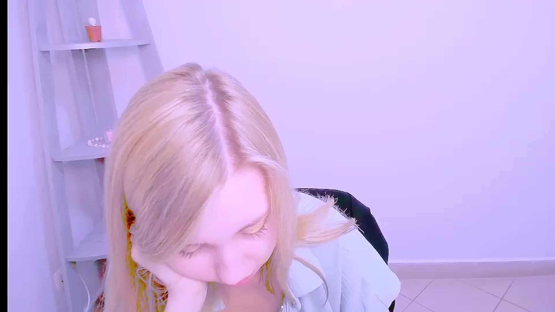 Gallery image thumbnail from AliceFire_'s myfreecams stream on, 09/26/2024, 09:54 image 8 of 20