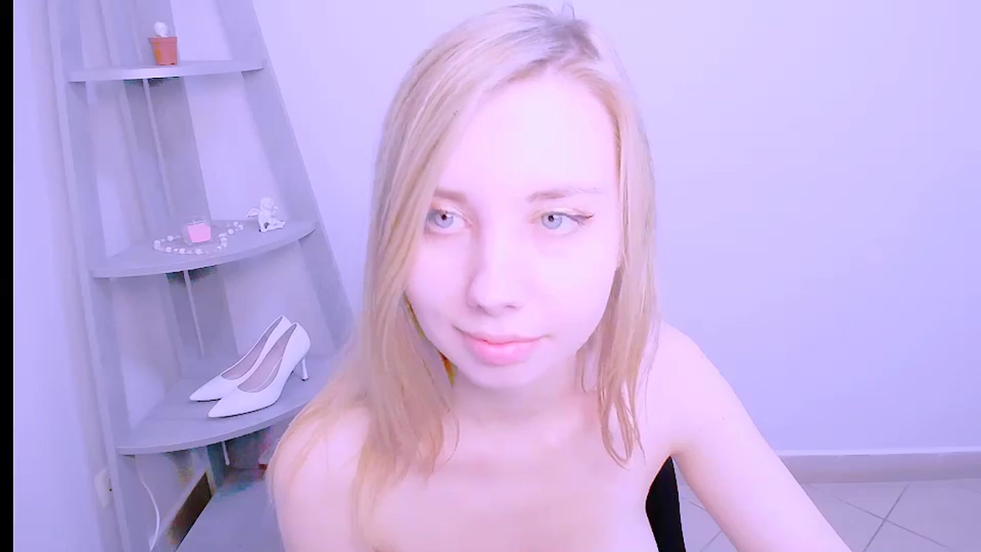 Gallery image thumbnail from AliceFire_'s myfreecams stream on, 09/26/2024, 11:09 image 9 of 20