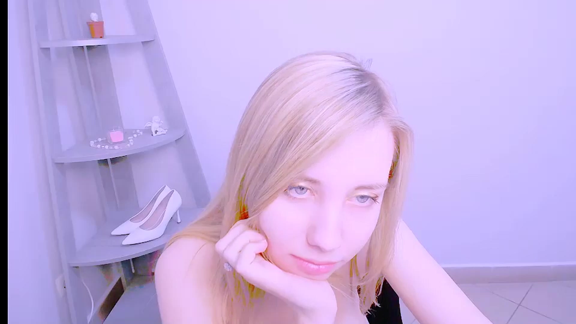 Gallery image thumbnail from AliceFire_'s myfreecams stream on, 09/26/2024, 11:09 image 12 of 20