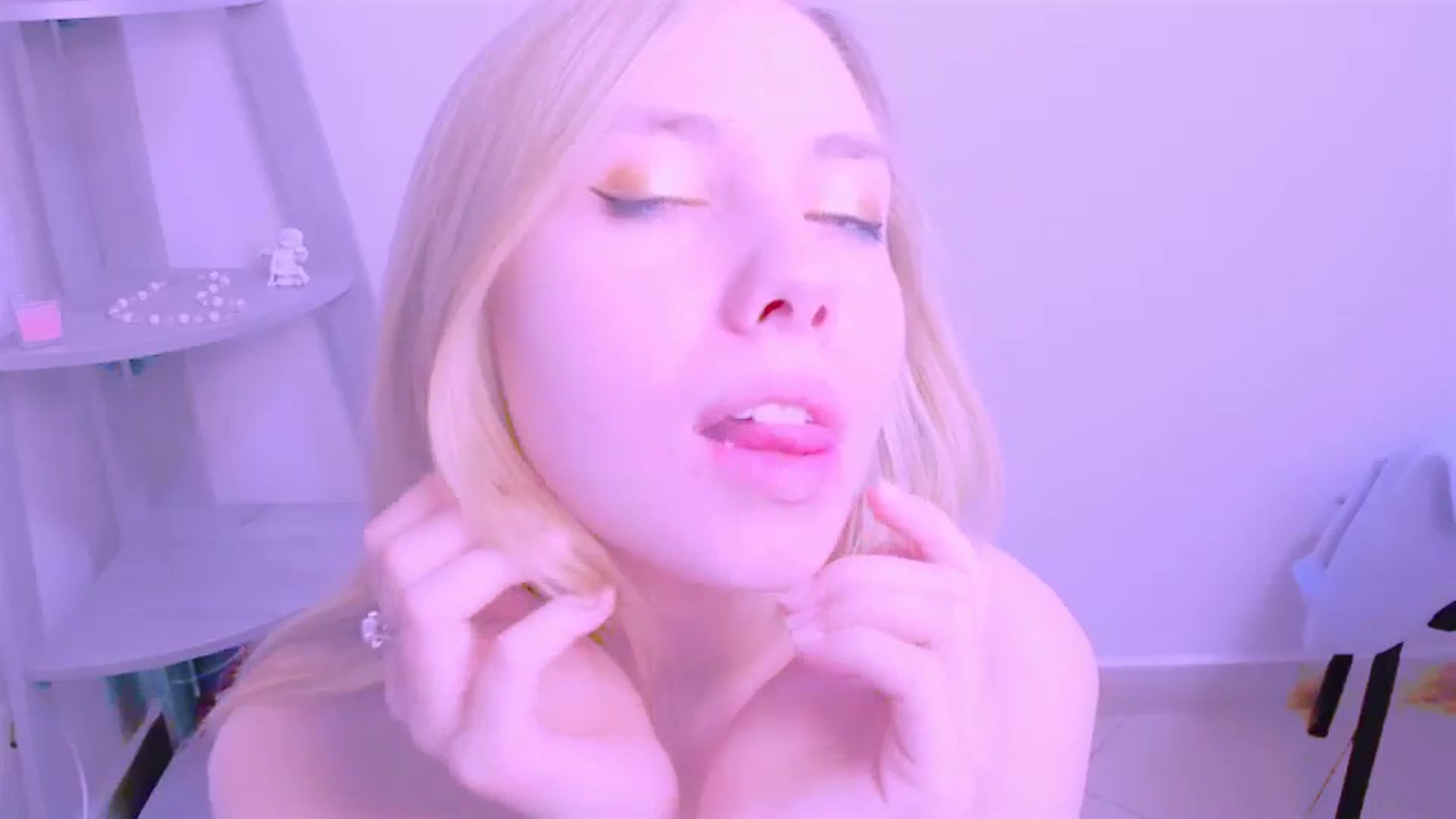 Gallery image thumbnail from AliceFire_'s myfreecams stream on, 10/09/2024, 10:45 image 16 of 20