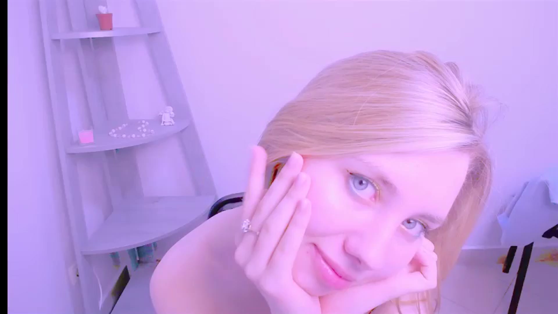Gallery image thumbnail from AliceFire_'s myfreecams stream on, 10/09/2024, 10:45 image 19 of 20