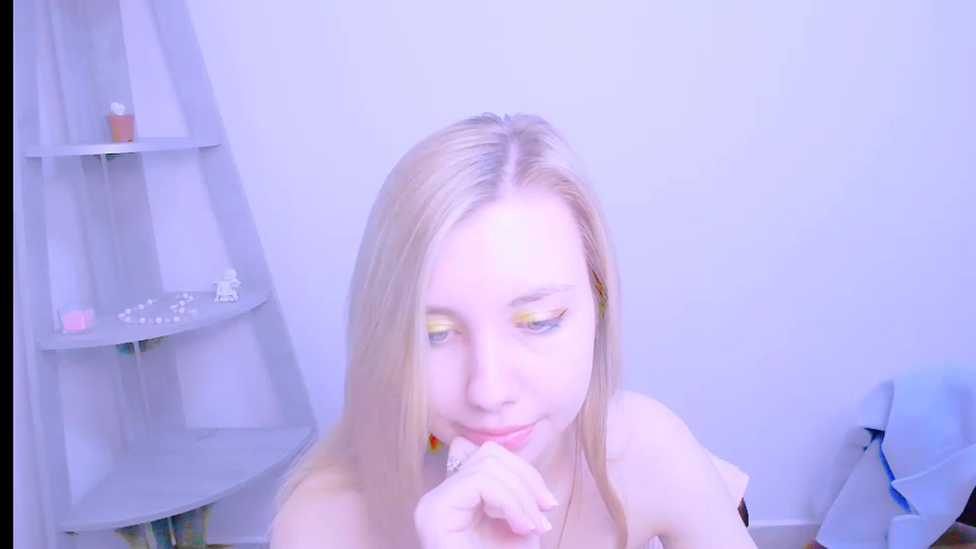 Gallery image thumbnail from AliceFire_'s myfreecams stream on, 10/10/2024, 08:54 image 14 of 20
