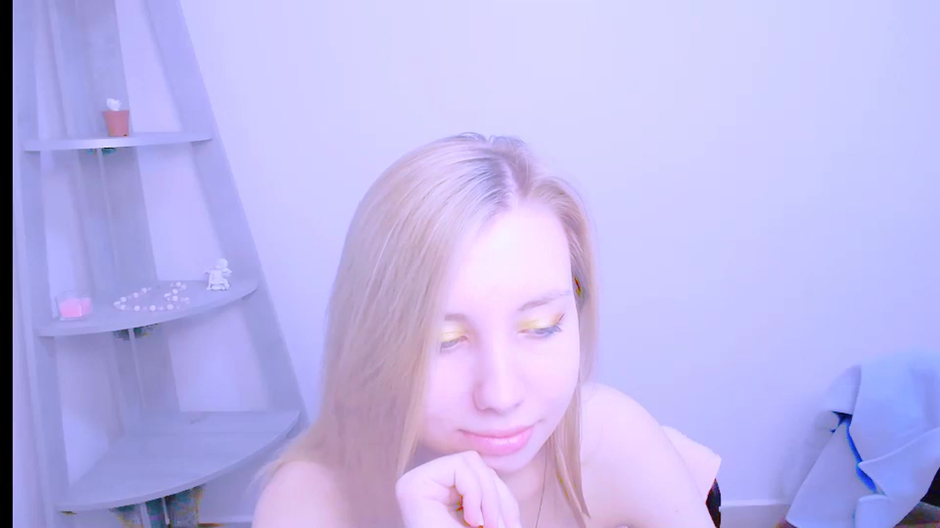 Gallery image thumbnail from AliceFire_'s myfreecams stream on, 10/10/2024, 08:54 image 13 of 20