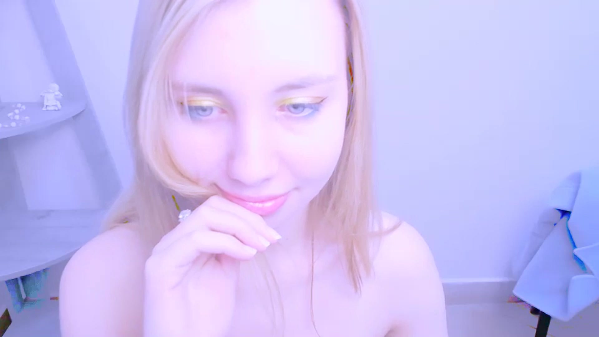 Gallery image thumbnail from AliceFire_'s myfreecams stream on, 10/10/2024, 11:36 image 20 of 20