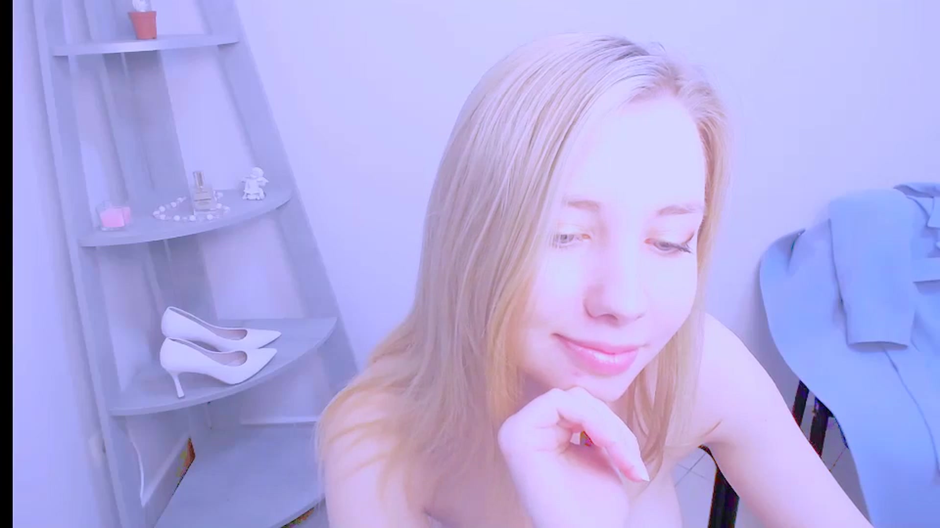 Gallery image thumbnail from AliceFire_'s myfreecams stream on, 10/18/2024, 11:12 image 14 of 20
