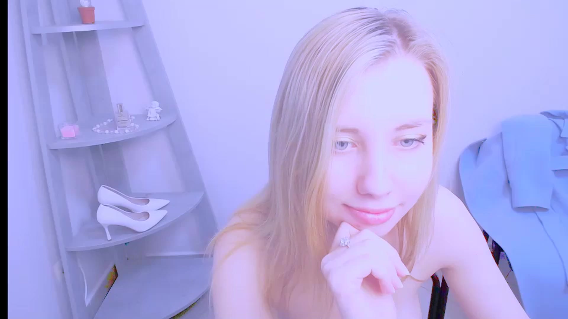Gallery image thumbnail from AliceFire_'s myfreecams stream on, 10/18/2024, 11:12 image 15 of 20