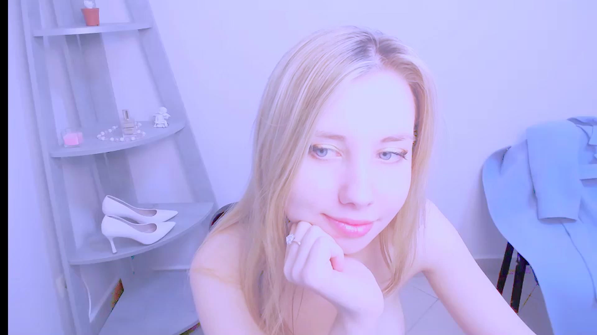 Gallery image thumbnail from AliceFire_'s myfreecams stream on, 10/18/2024, 11:45 image 20 of 20