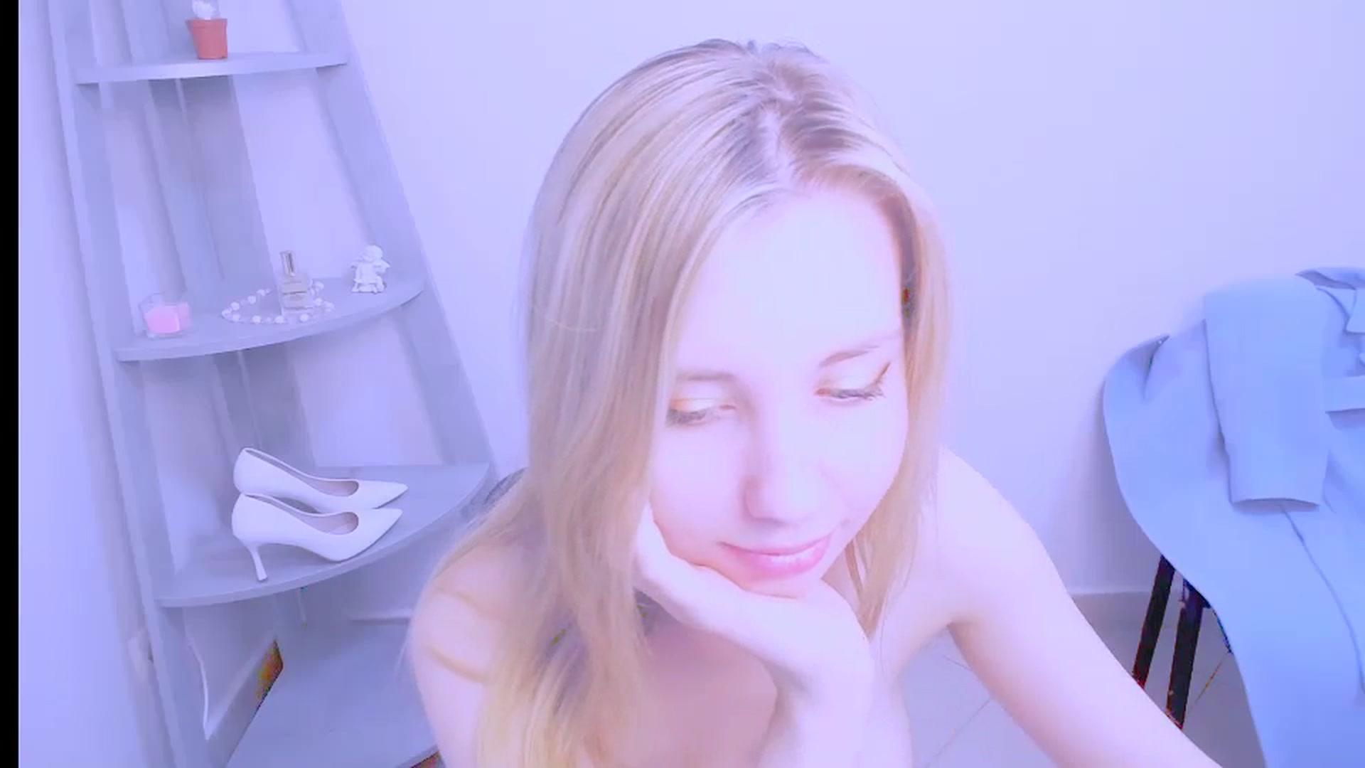 Gallery image thumbnail from AliceFire_'s myfreecams stream on, 10/18/2024, 11:45 image 18 of 20