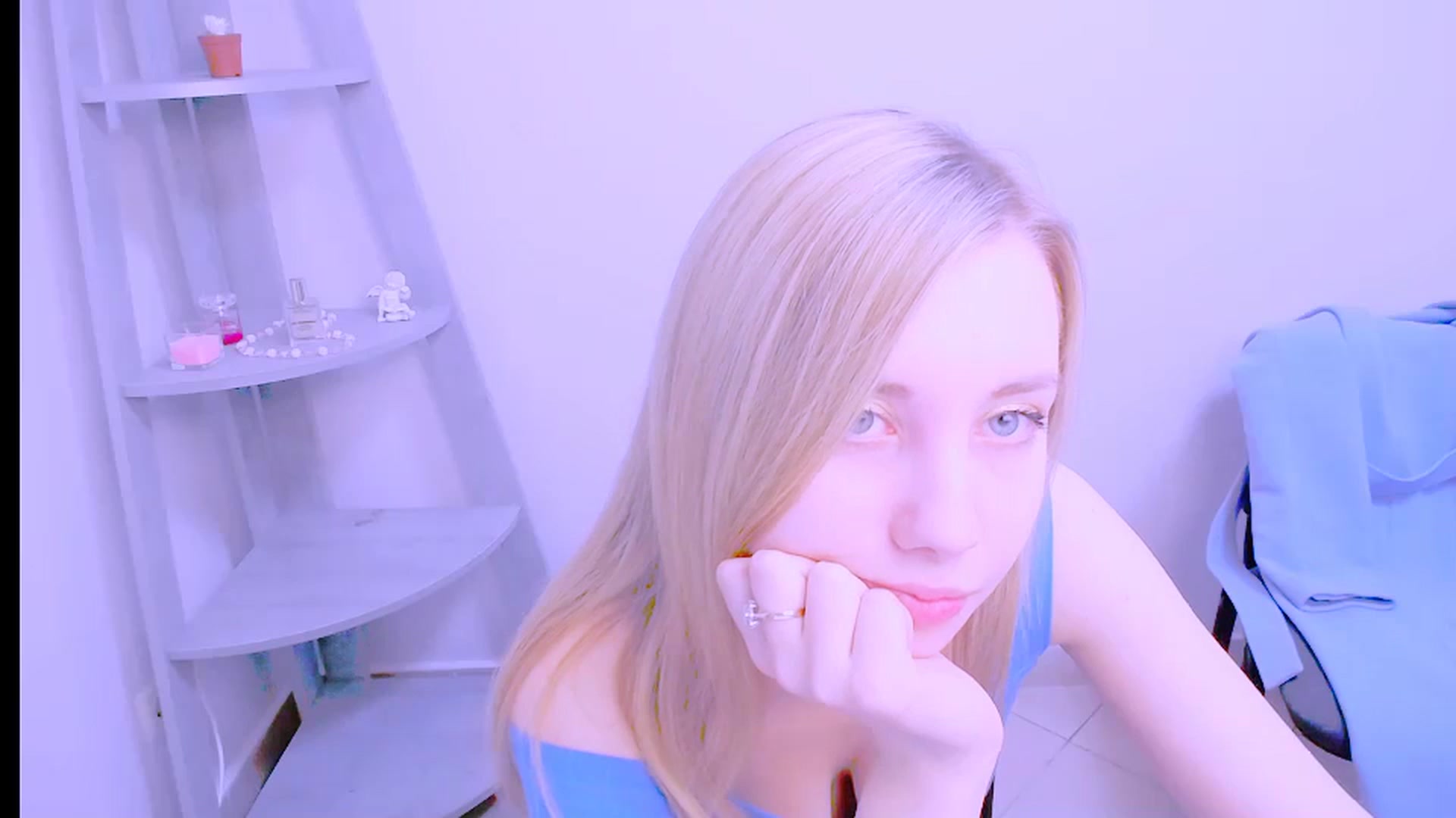 Gallery image thumbnail from AliceFire_'s myfreecams stream on, 10/22/2024, 10:43 image 12 of 20