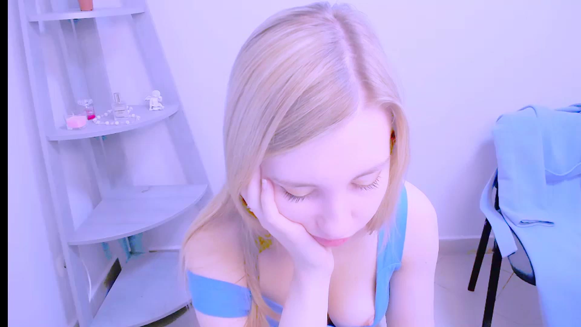 Gallery image thumbnail from AliceFire_'s myfreecams stream on, 10/22/2024, 10:43 image 14 of 20