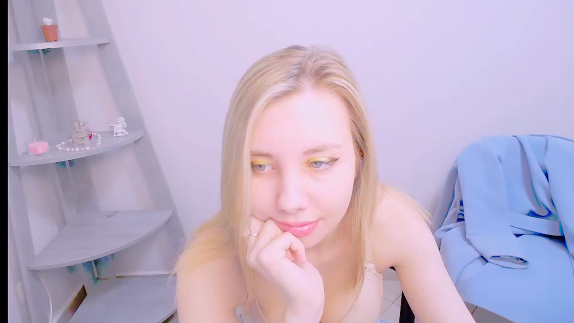 Gallery image thumbnail from AliceFire_'s myfreecams stream on, 10/28/2024, 12:28 image 19 of 20