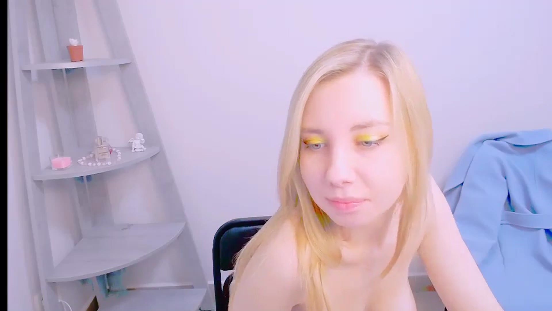 Gallery image thumbnail from AliceFire_'s myfreecams stream on, 10/29/2024, 08:42 image 12 of 20