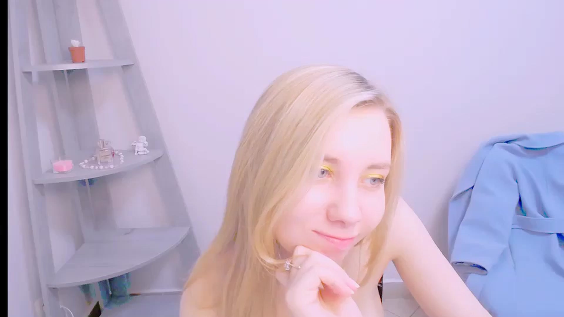Gallery image thumbnail from AliceFire_'s myfreecams stream on, 10/29/2024, 08:42 image 13 of 20