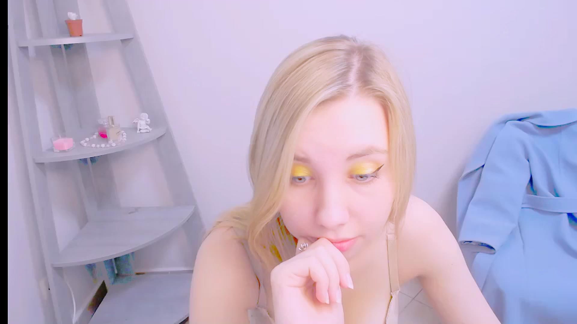 Gallery image thumbnail from AliceFire_'s myfreecams stream on, 10/29/2024, 12:38 image 3 of 20