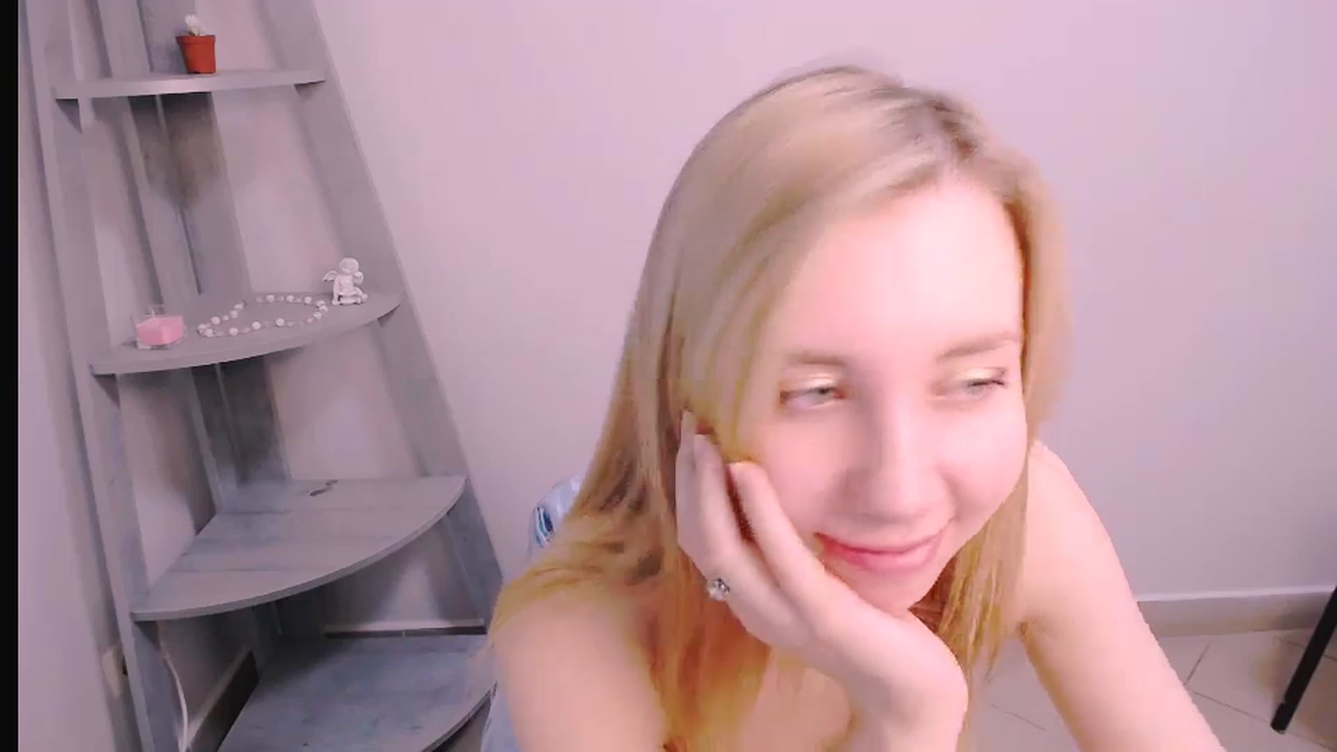 Gallery image thumbnail from AliceFire_'s myfreecams stream on, 11/01/2024, 12:15 image 4 of 20