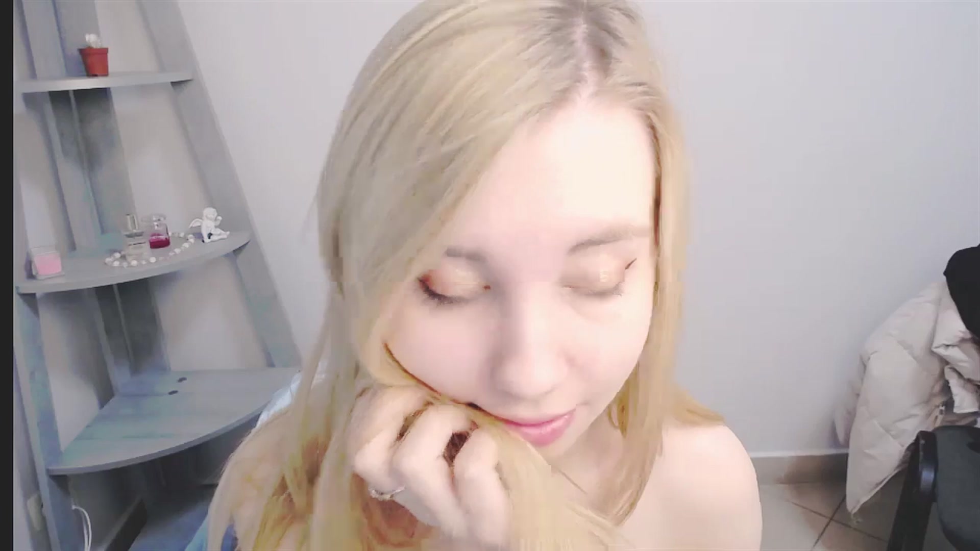 Gallery image thumbnail from AliceFire_'s myfreecams stream on, 11/05/2024, 08:25 image 10 of 20
