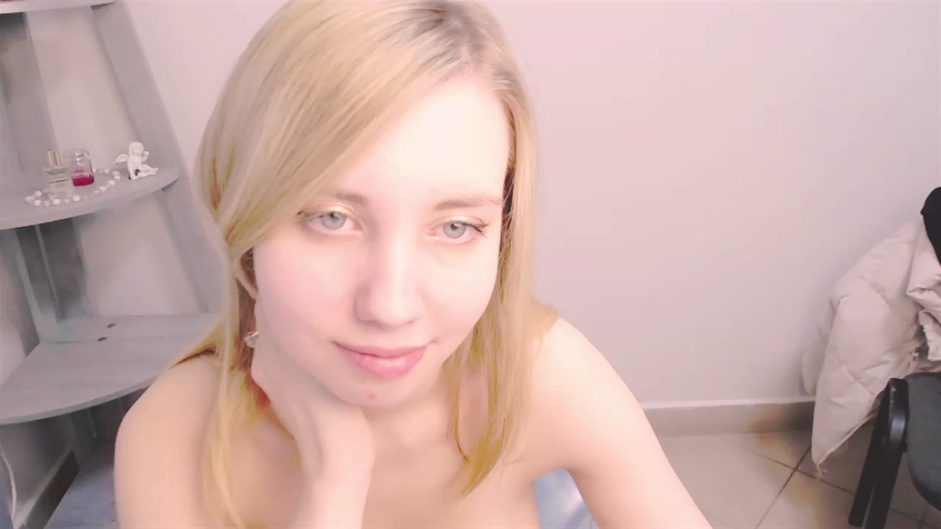 Gallery image thumbnail from AliceFire_'s myfreecams stream on, 11/05/2024, 13:20 image 18 of 20