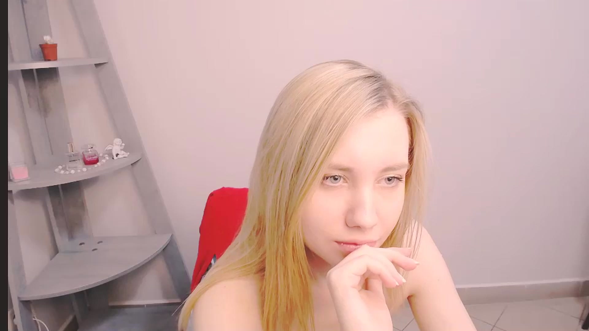 Gallery image thumbnail from AliceFire_'s myfreecams stream on, 11/08/2024, 09:45 image 2 of 20