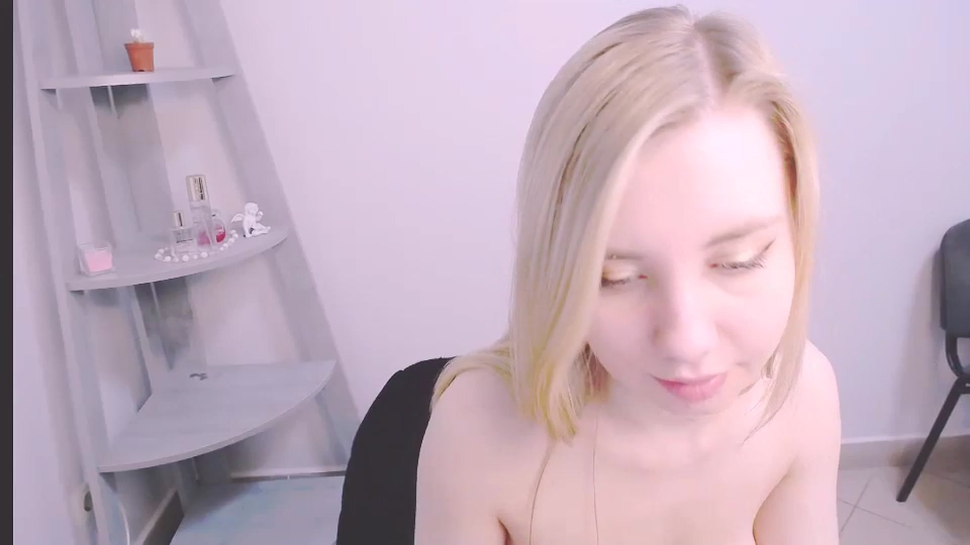 Gallery image thumbnail from AliceFire_'s myfreecams stream on, 11/12/2024, 10:21 image 19 of 20