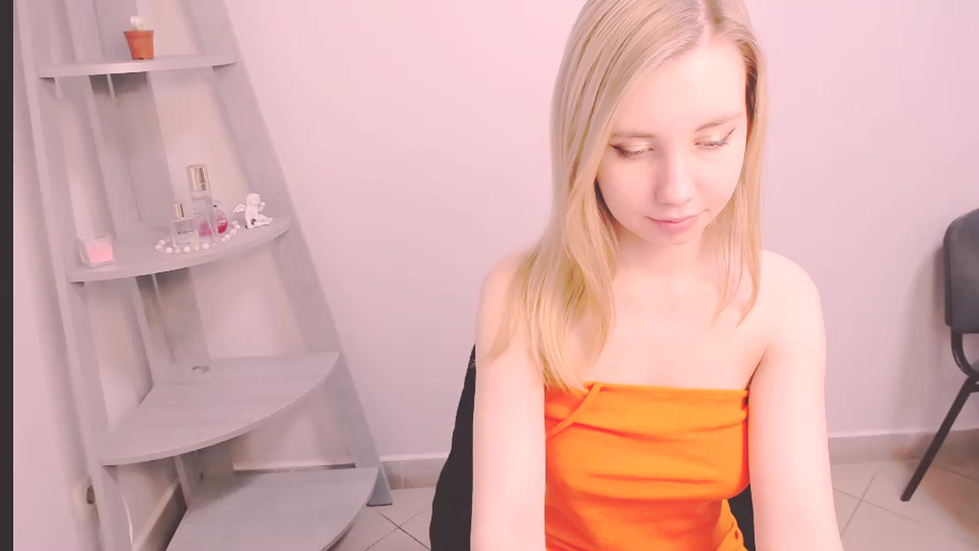 Gallery image thumbnail from AliceFire_'s myfreecams stream on, 11/12/2024, 12:41 image 5 of 20