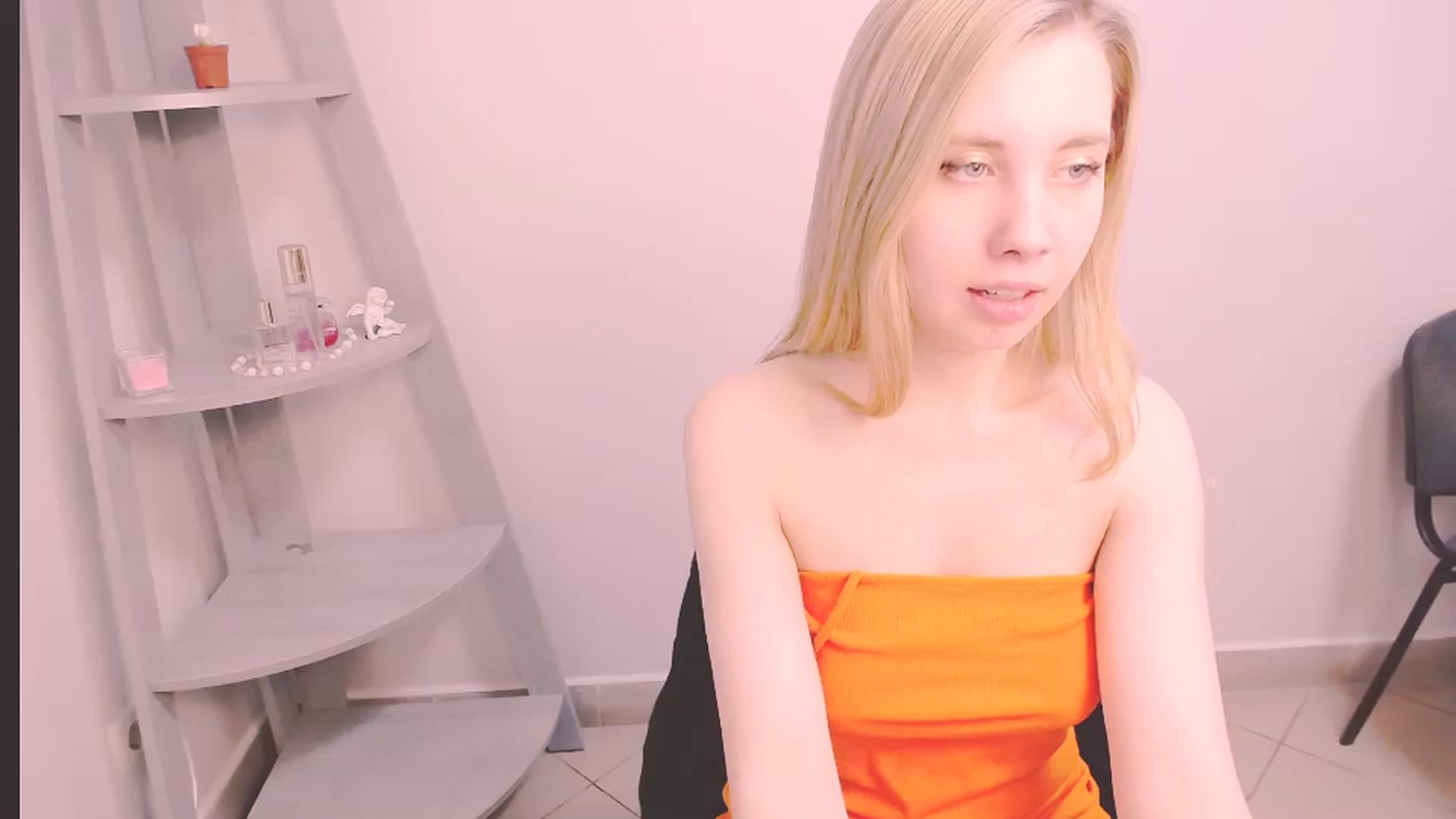 Gallery image thumbnail from AliceFire_'s myfreecams stream on, 11/12/2024, 12:41 image 6 of 20