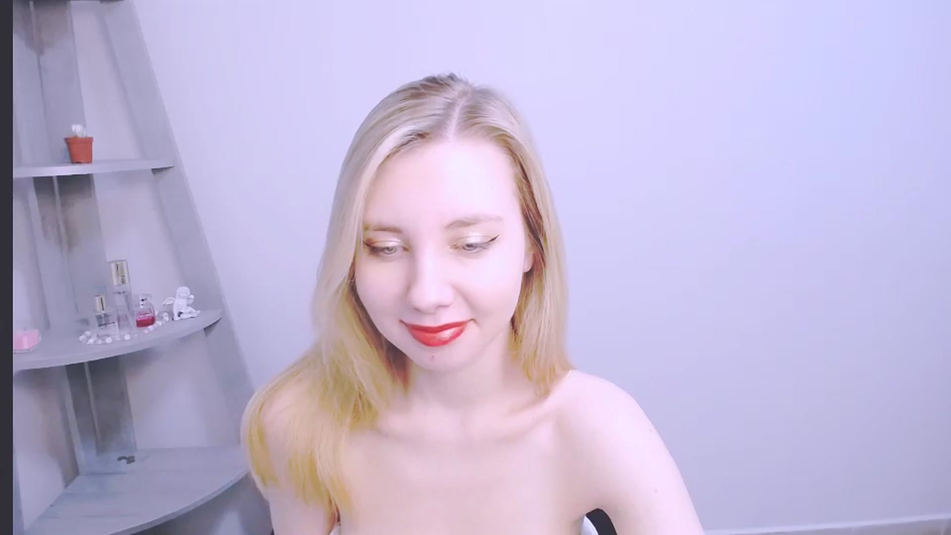 Gallery image thumbnail from AliceFire_'s myfreecams stream on, 11/13/2024, 09:42 image 18 of 20