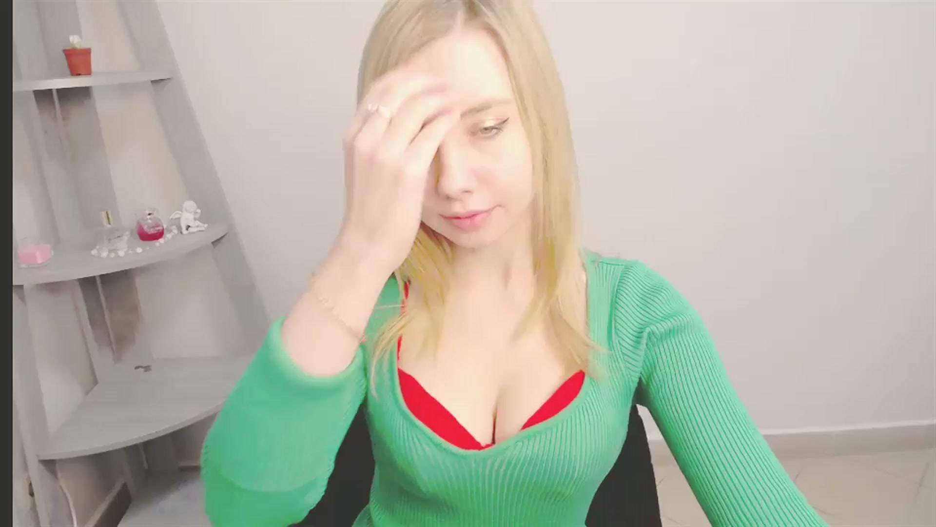 Gallery image thumbnail from AliceFire_'s myfreecams stream on, 11/14/2024, 13:03 image 4 of 20