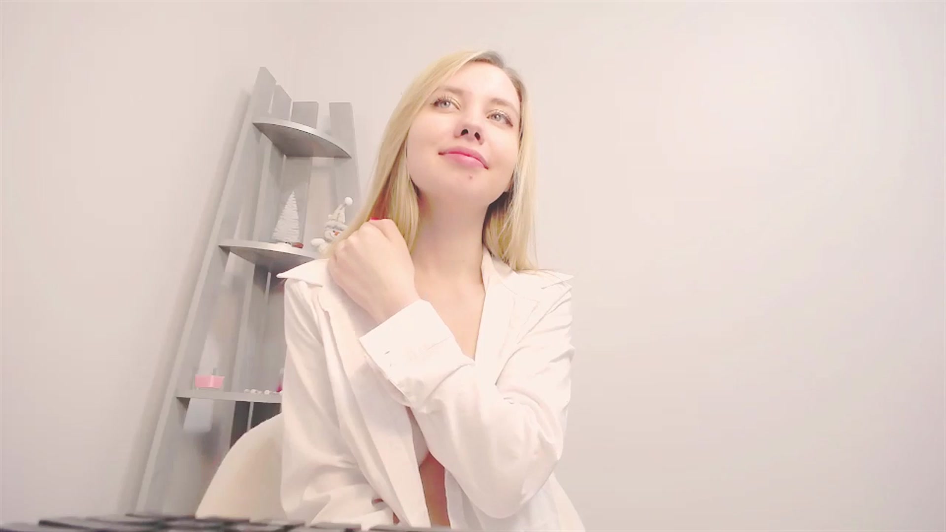 Gallery image thumbnail from AliceFire_'s myfreecams stream on, 11/30/2024, 13:55 image 11 of 20