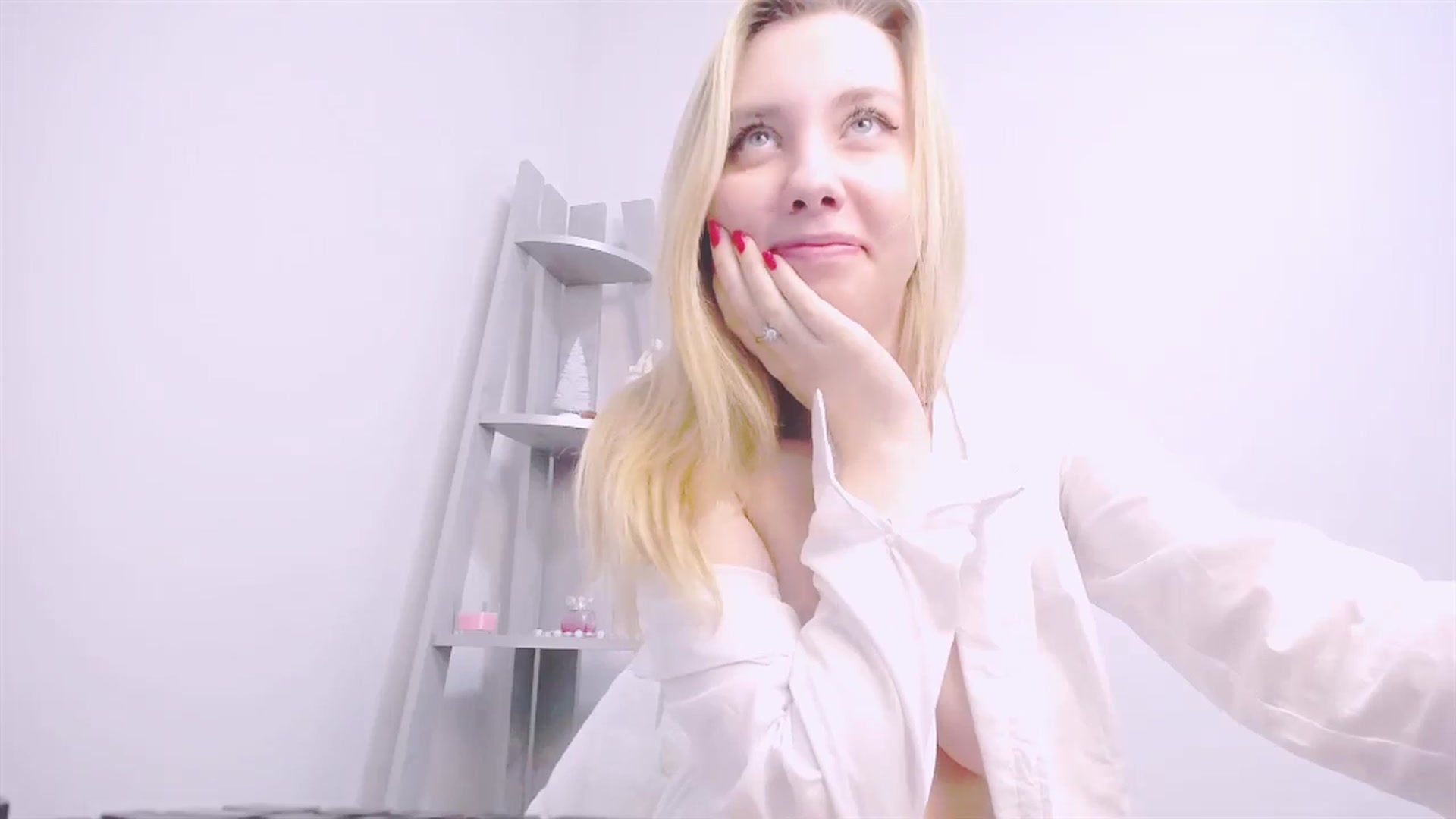 Gallery image thumbnail from AliceFire_'s myfreecams stream on, 12/06/2024, 10:23 image 4 of 20
