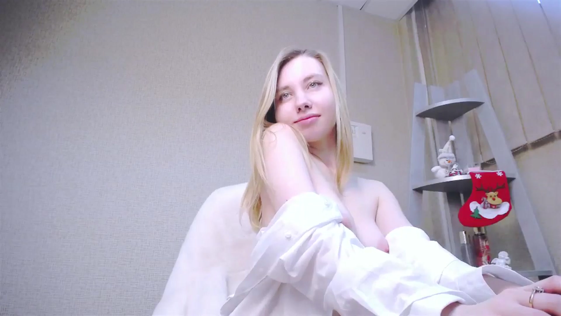 Gallery image thumbnail from AliceFire_'s myfreecams stream on, 12/30/2024, 14:03 image 16 of 20