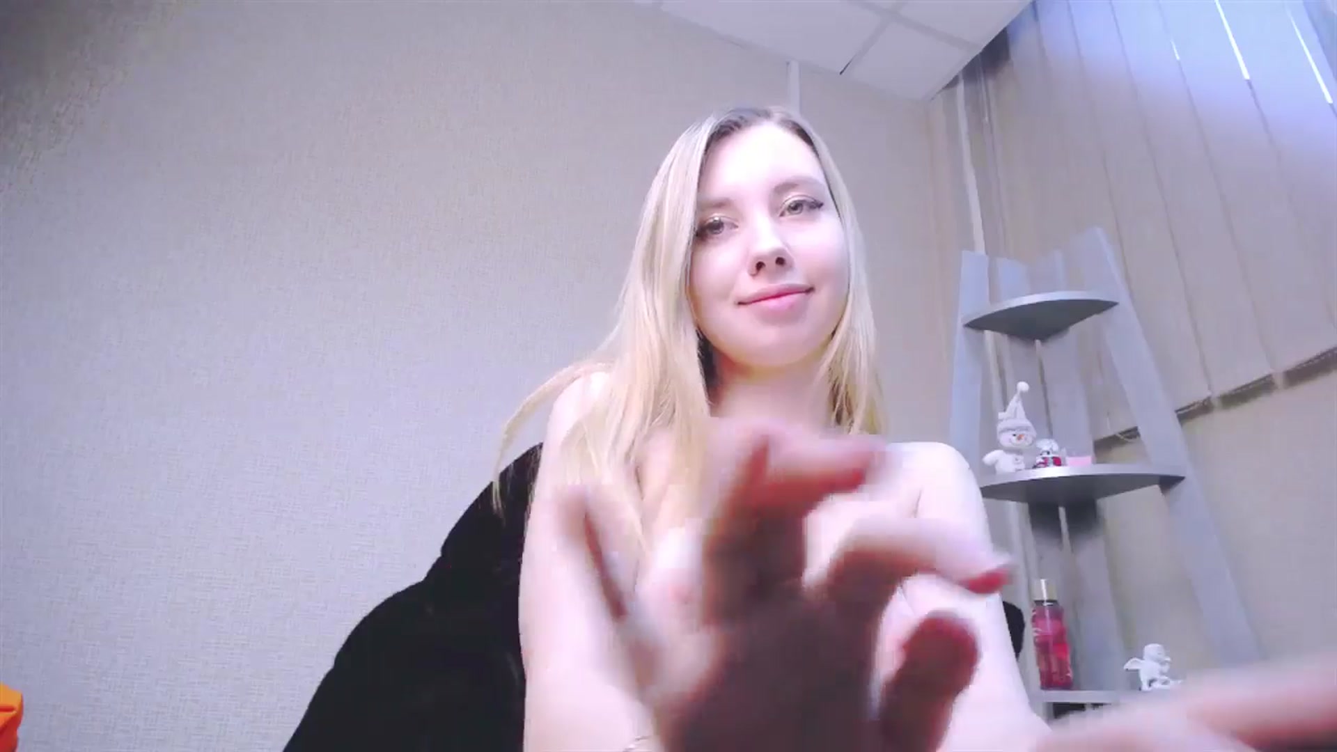 Gallery image thumbnail from AliceFire_'s myfreecams stream on, 01/10/2025, 09:41 image 10 of 20