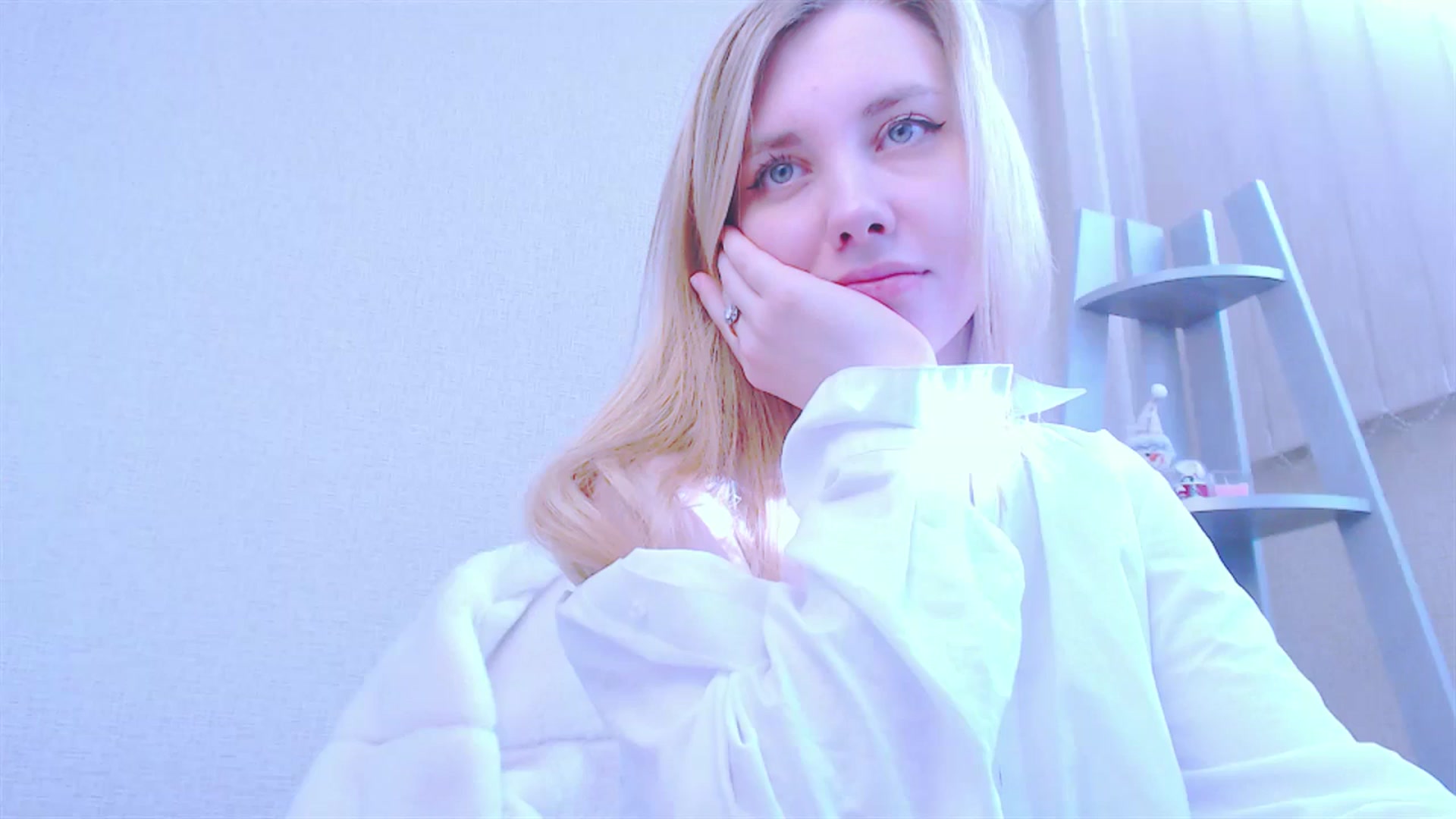 Gallery image thumbnail from AliceFire_'s myfreecams stream on, 01/11/2025, 11:20 image 18 of 20