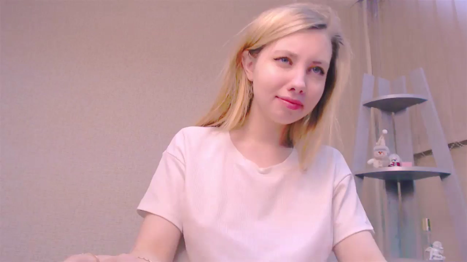 Gallery image thumbnail from AliceFire_'s myfreecams stream on, 01/23/2025, 07:42 image 16 of 20