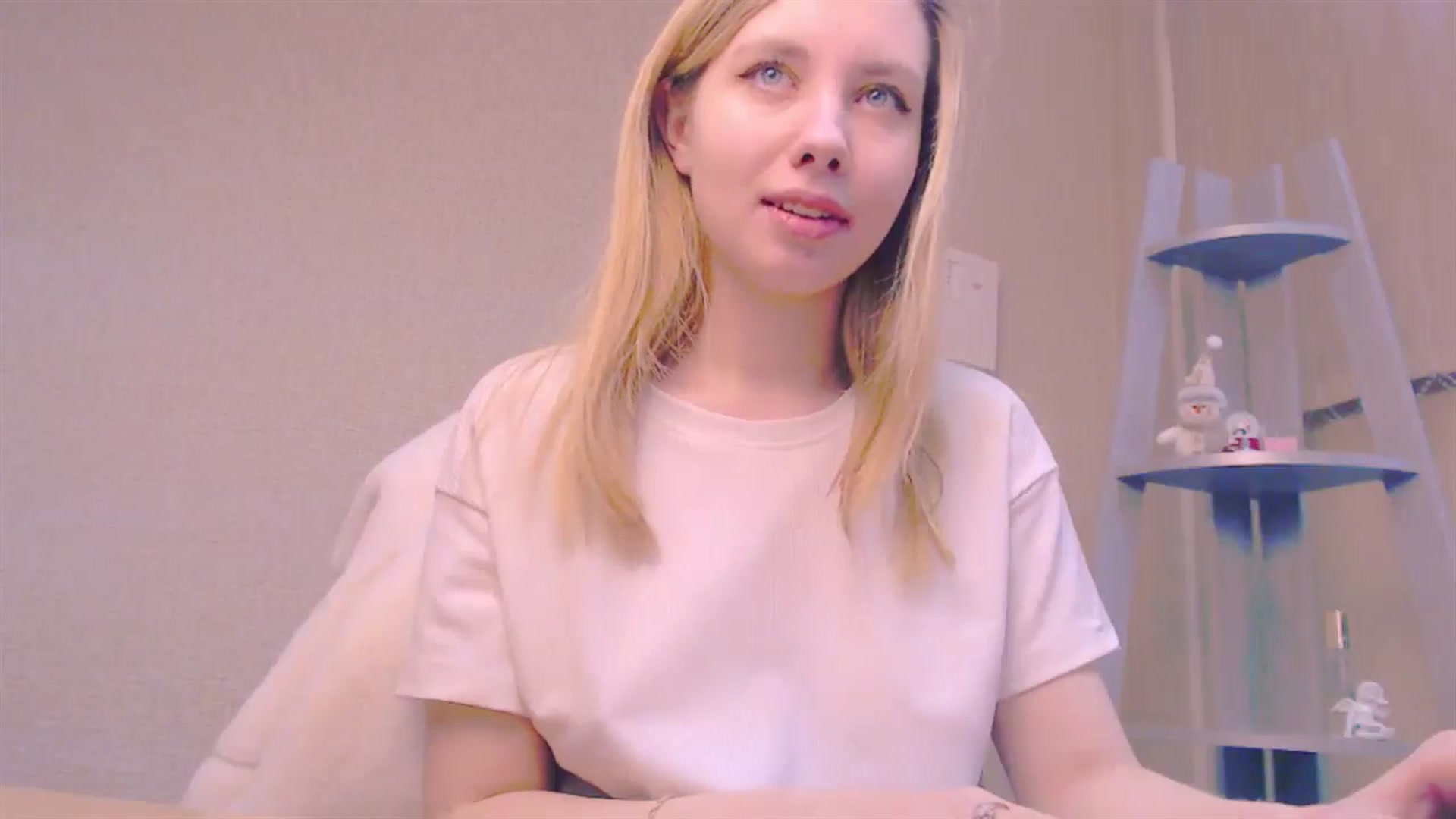 Gallery image thumbnail from AliceFire_'s myfreecams stream on, 01/23/2025, 08:45 image 13 of 20