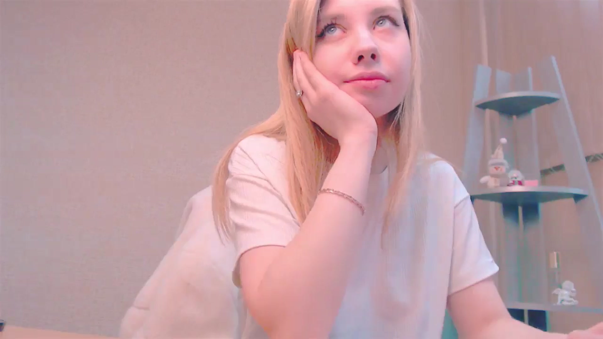 Gallery image thumbnail from AliceFire_'s myfreecams stream on, 01/23/2025, 08:45 image 9 of 20