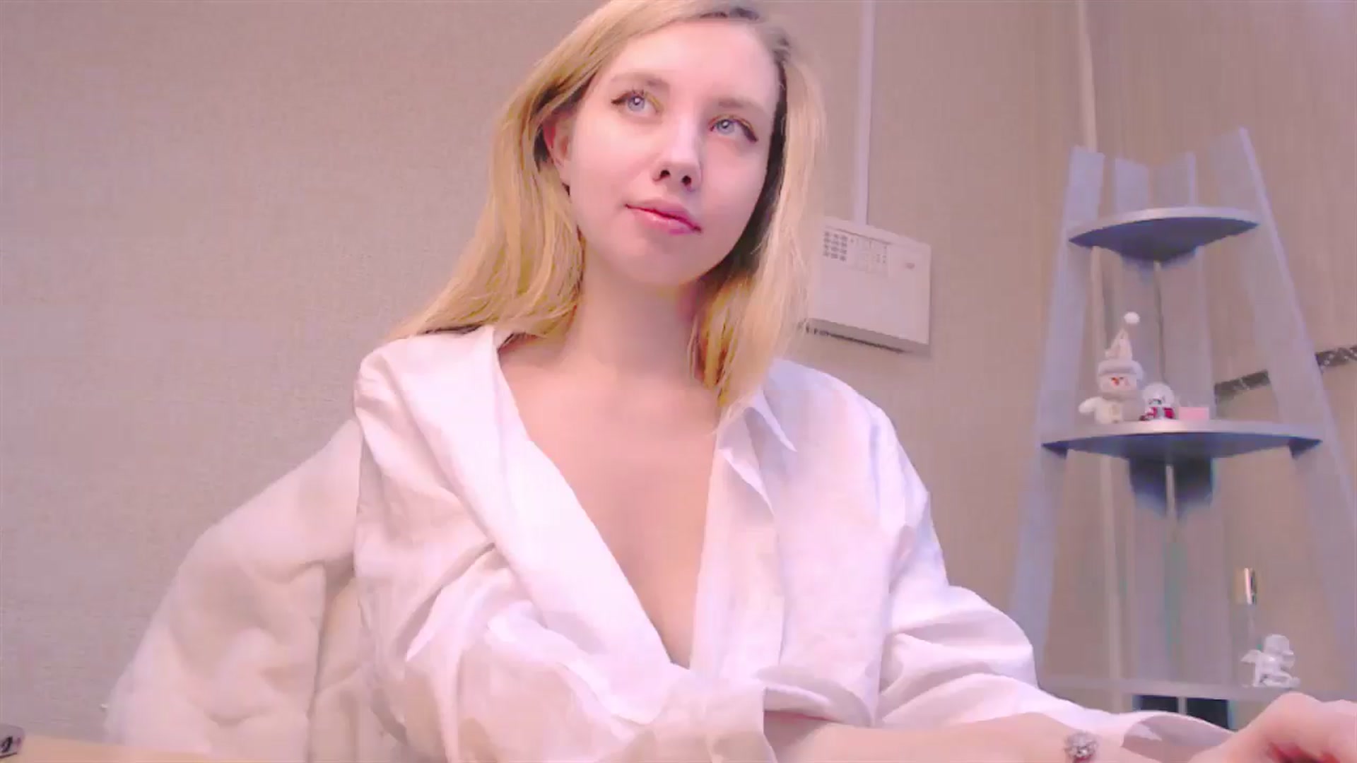 Gallery image thumbnail from AliceFire_'s myfreecams stream on, 01/23/2025, 10:25 image 8 of 20