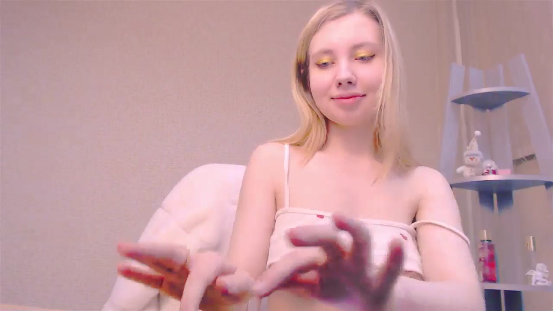 Gallery image thumbnail from AliceFire_'s myfreecams stream on, 01/24/2025, 10:10 image 8 of 20