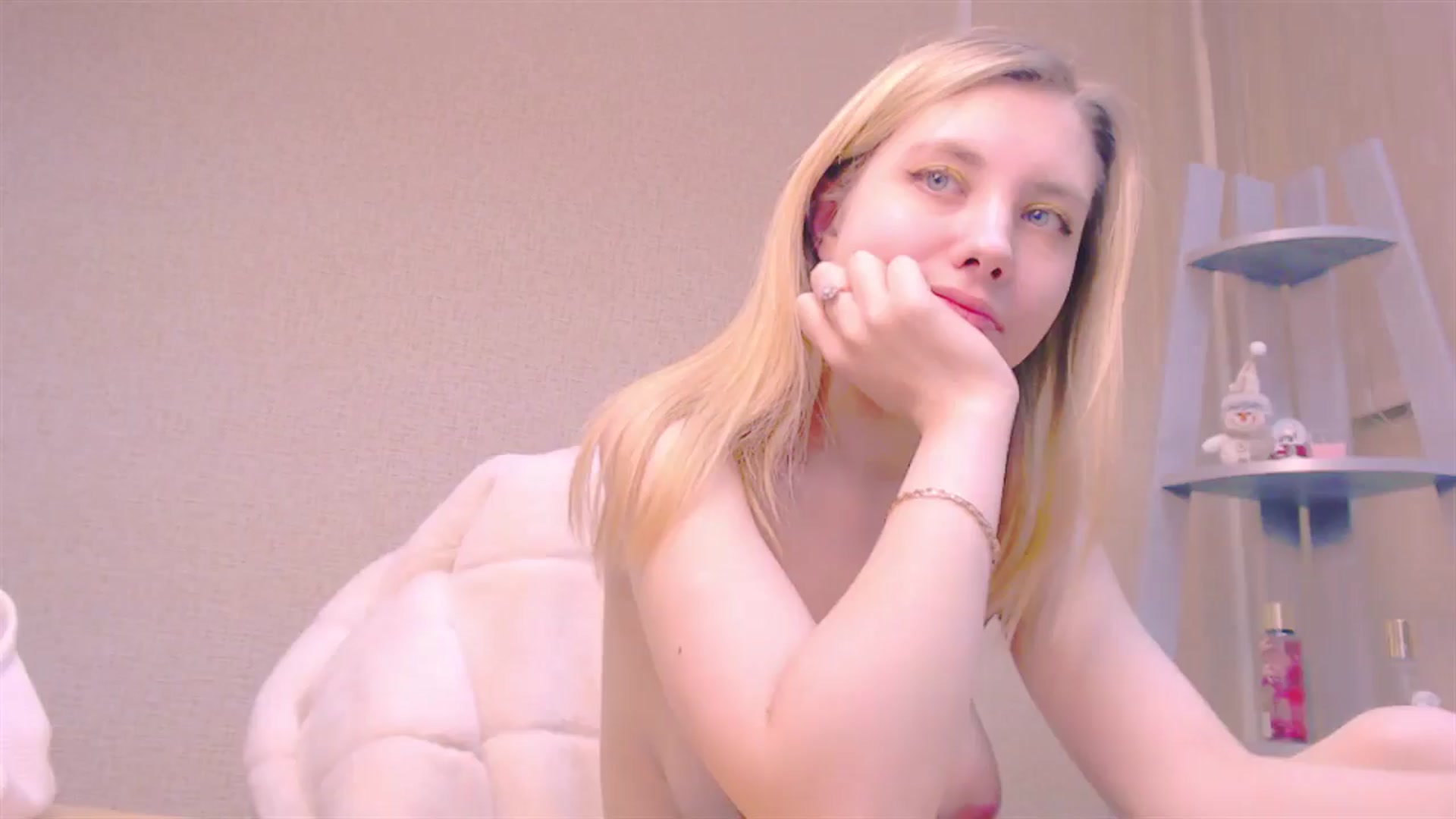 Gallery image thumbnail from AliceFire_'s myfreecams stream on, 01/24/2025, 12:33 image 1 of 20
