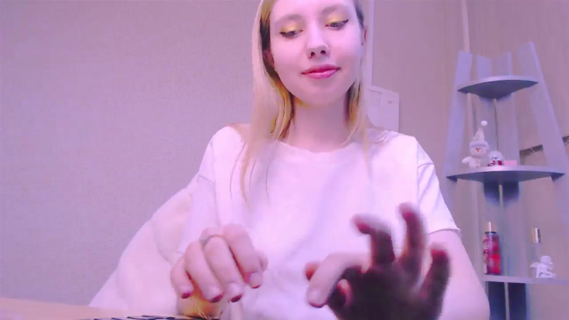 Gallery image thumbnail from AliceFire_'s myfreecams stream on, 01/25/2025, 11:50 image 17 of 20