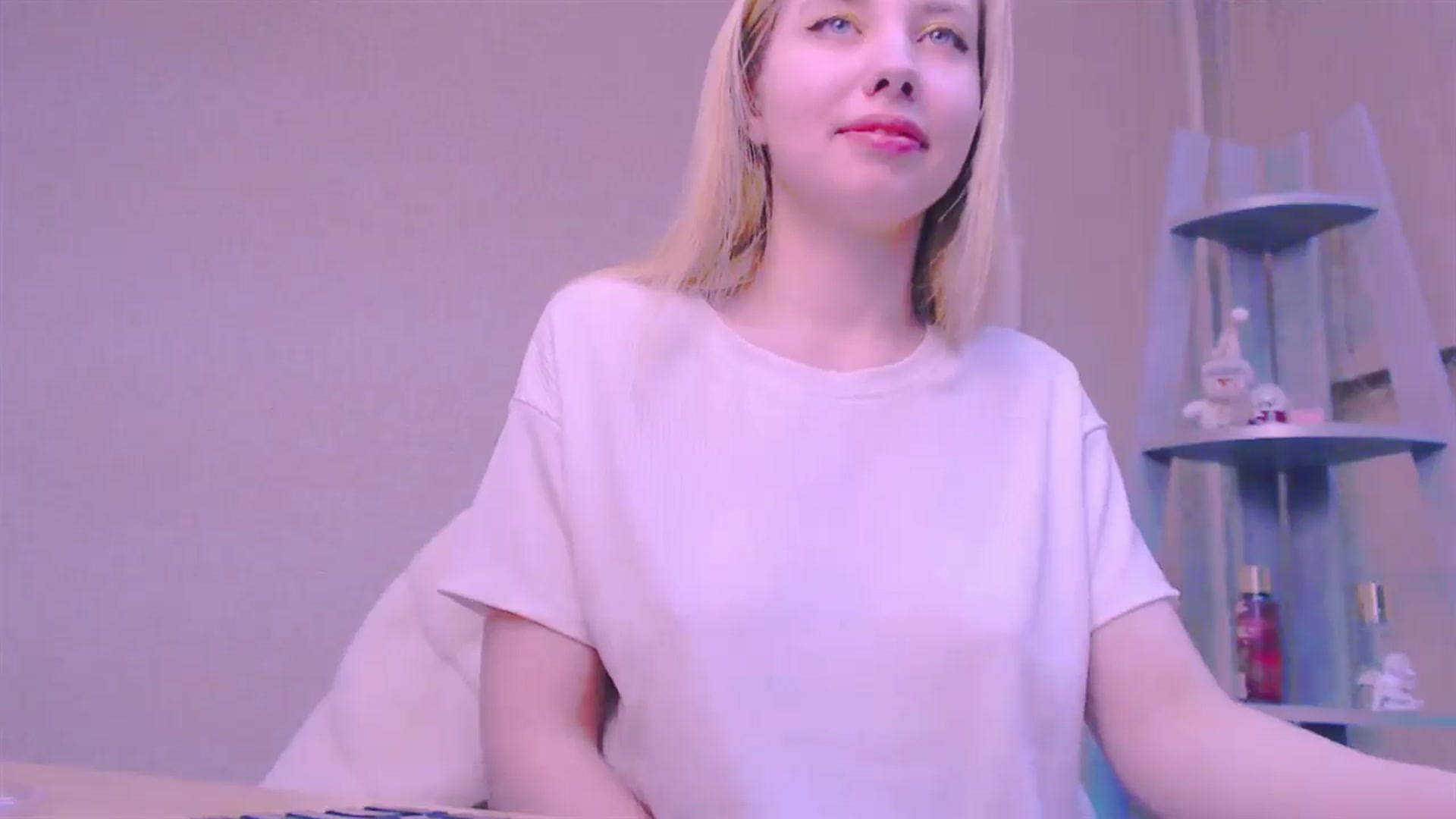 Gallery image thumbnail from AliceFire_'s myfreecams stream on, 01/25/2025, 11:50 image 19 of 20