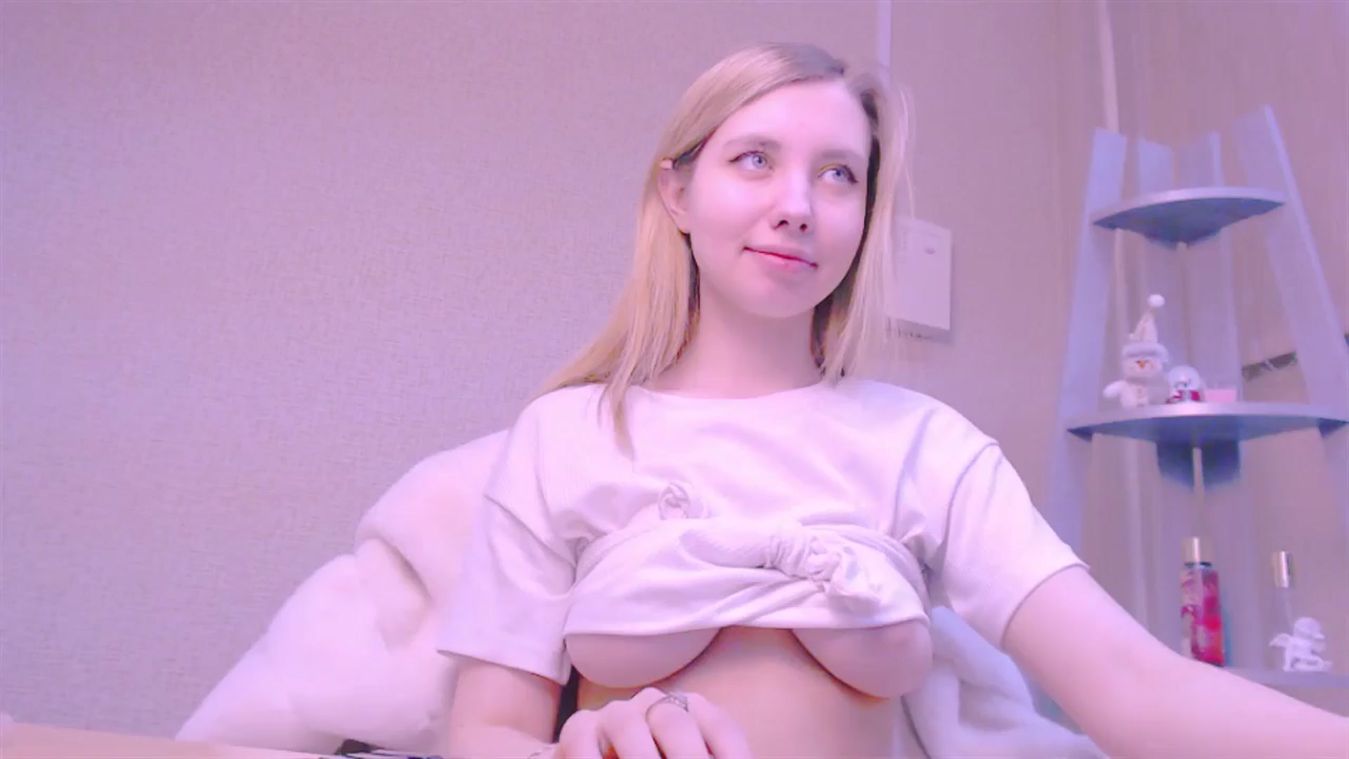 Gallery image thumbnail from AliceFire_'s myfreecams stream on, 01/27/2025, 11:00 image 2 of 20